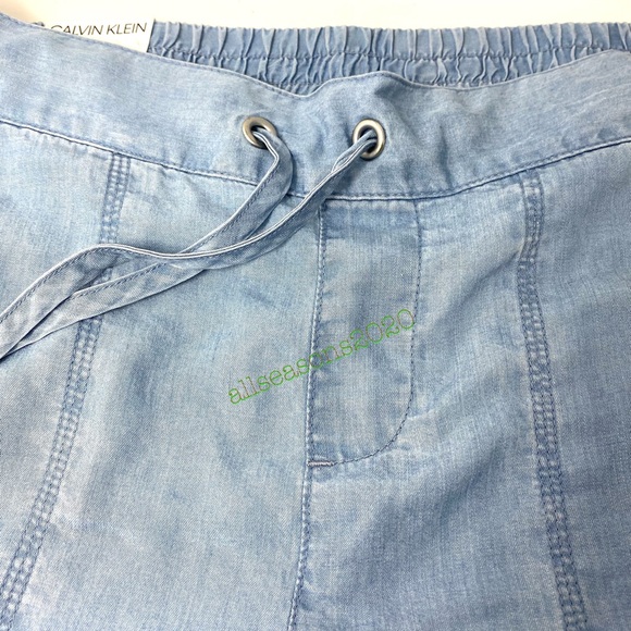 Calvin Klein CHAMBRAY DRAWSTRING UTILITY 4" SHORTS - Picture 10 of 10